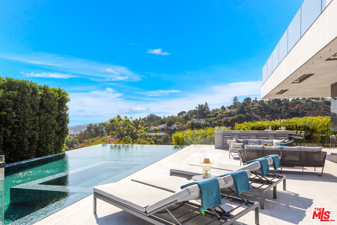 1426 Summitridge Drive Beverly Hills, CA 90210 - Photo 21 of 54