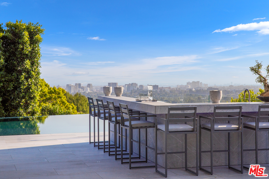 1426 Summitridge Drive Beverly Hills, CA 90210 - Photo 24 of 54