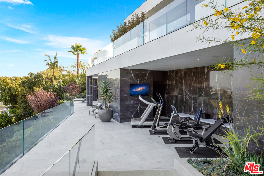 1426 Summitridge Drive Beverly Hills, CA 90210 - Photo 37 of 54