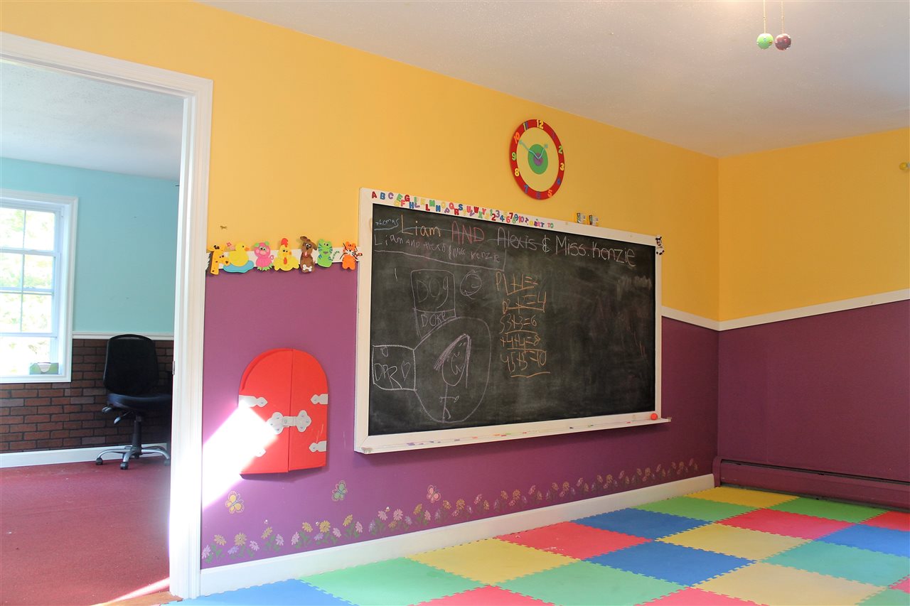 124 Nottingham Road Deerfield, NH 03037 - Photo 14 of 24