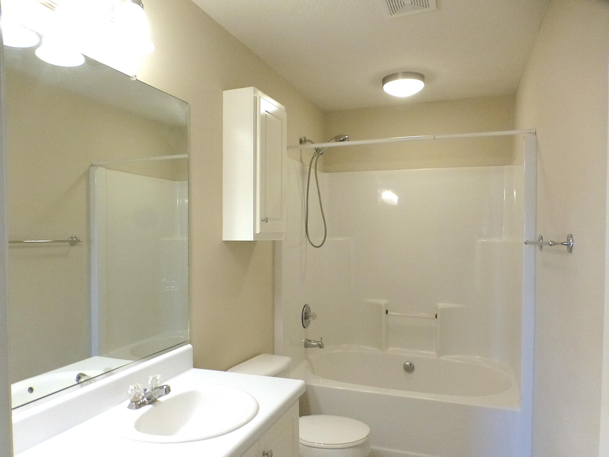 7014 Reagan Circle Augusta, GA 30909 - Photo 6 of 8 MBR BATH