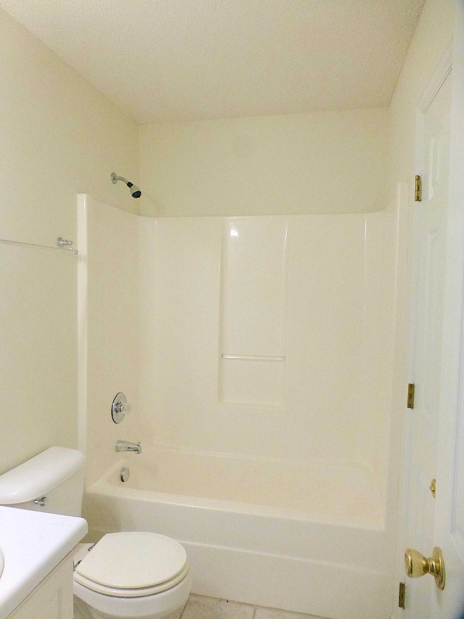 7014 Reagan Circle Augusta, GA 30909 - Photo 8 of 8 GUEST BATH