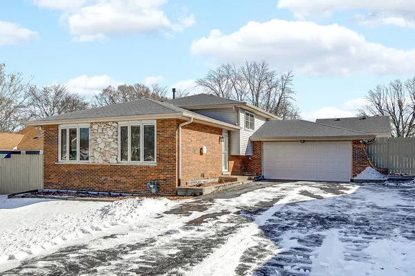 $440,000 | 12050 Josephine Drive, Mokena, IL 60448