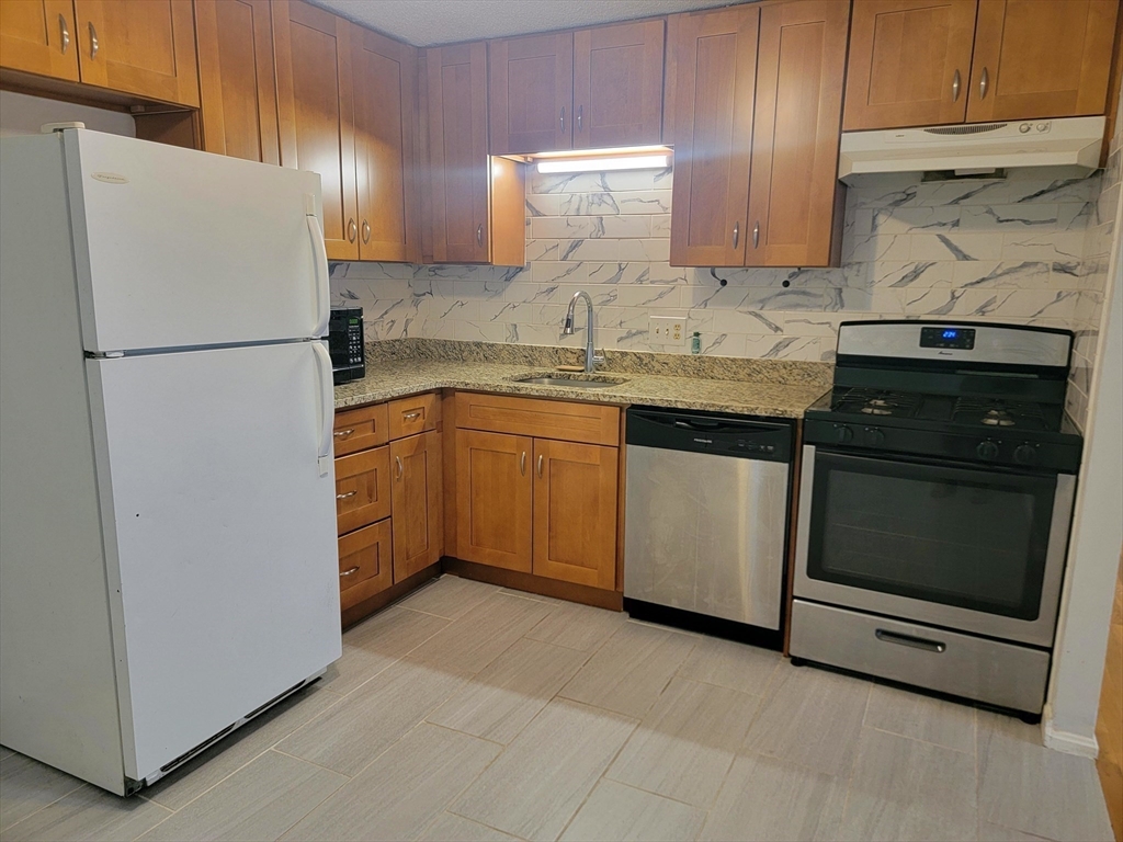 40 Main Street, Unit 15 North Reading, MA 01864 - Photo 3 of 12