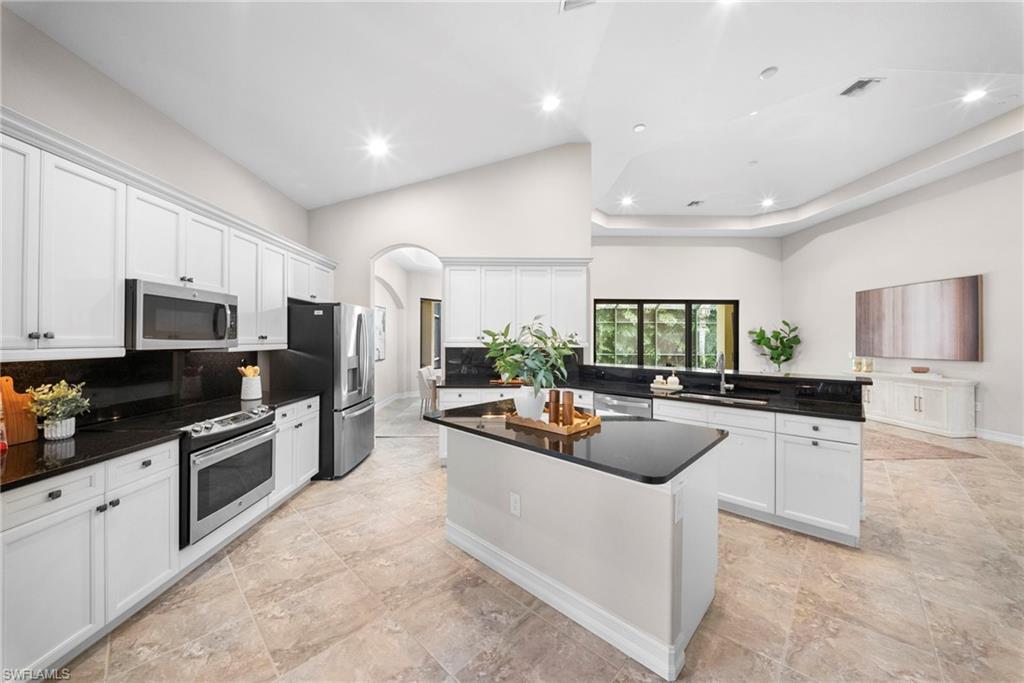 7267 Acorn Way Naples, FL 34119 - Photo 21 of 46 Gallery Image 21