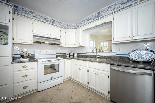 $275,000 | 4019 Bellview Avenue, Moss Point, MS 39563