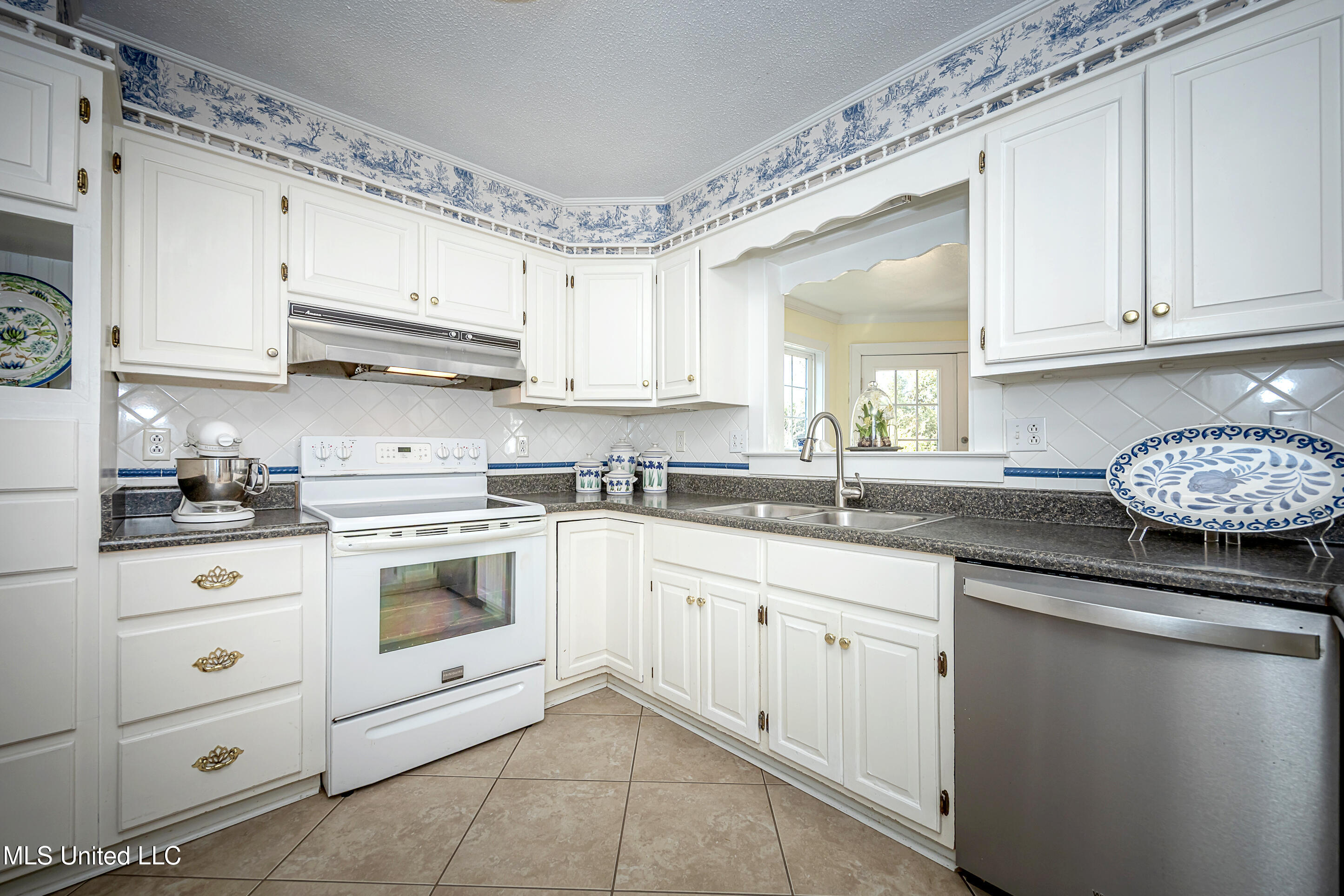 4019 Bellview Avenue Moss Point, MS 39563 - Photo 45 of 89 IMG_3873