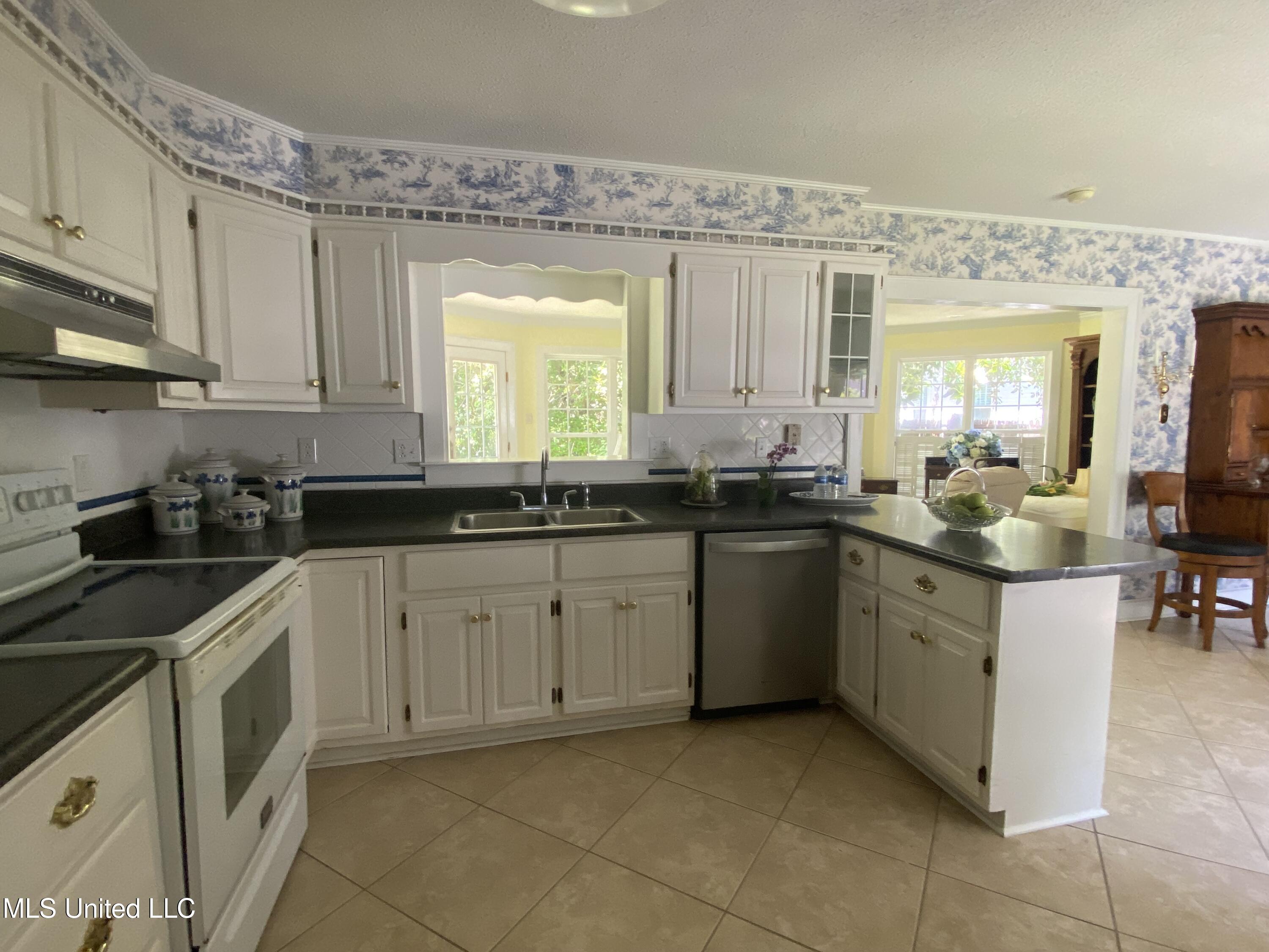 4019 Bellview Avenue Moss Point, MS 39563 - Photo 48 of 65 IMG_7544