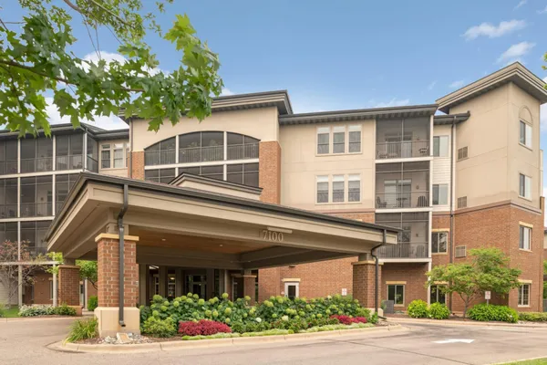 $460,000 | 7100 Metro Boulevard, Unit 223, Edina, MN 55439