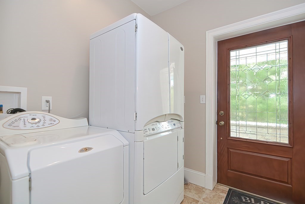 127 Eben Chamberlain Road Northbridge, MA 01588 - Photo 26 of 39 Gallery Image 26