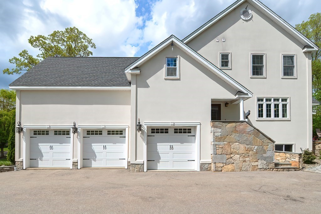 127 Eben Chamberlain Road Northbridge, MA 01588 - Photo 3 of 39 Gallery Image 3