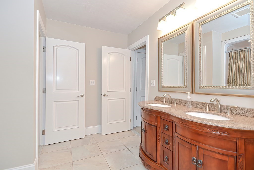 127 Eben Chamberlain Road Northbridge, MA 01588 - Photo 32 of 39 Gallery Image 32