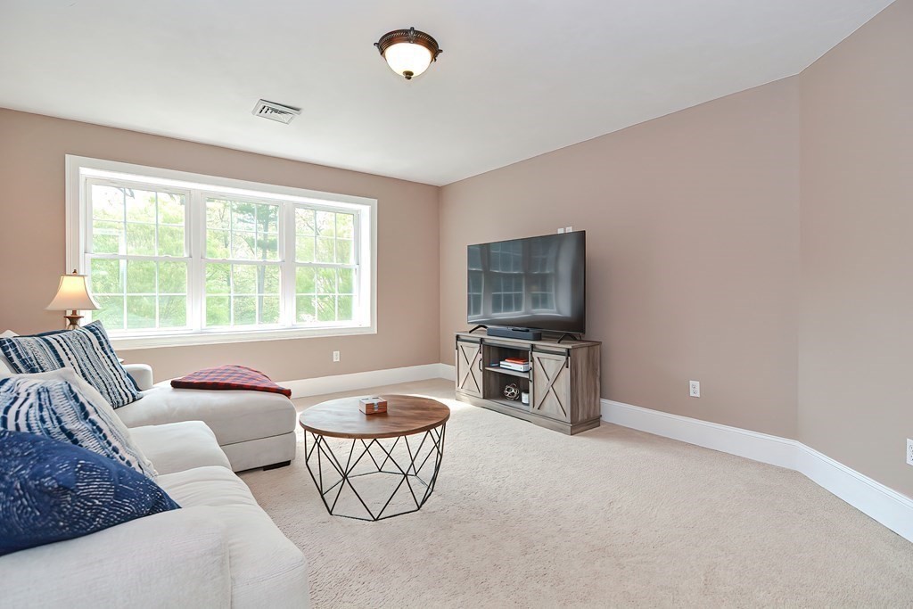 127 Eben Chamberlain Road Northbridge, MA 01588 - Photo 38 of 39 Gallery Image 38