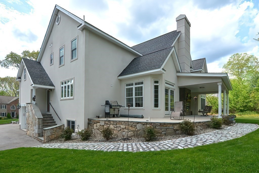 127 Eben Chamberlain Road Northbridge, MA 01588 - Photo 5 of 39 Gallery Image 5