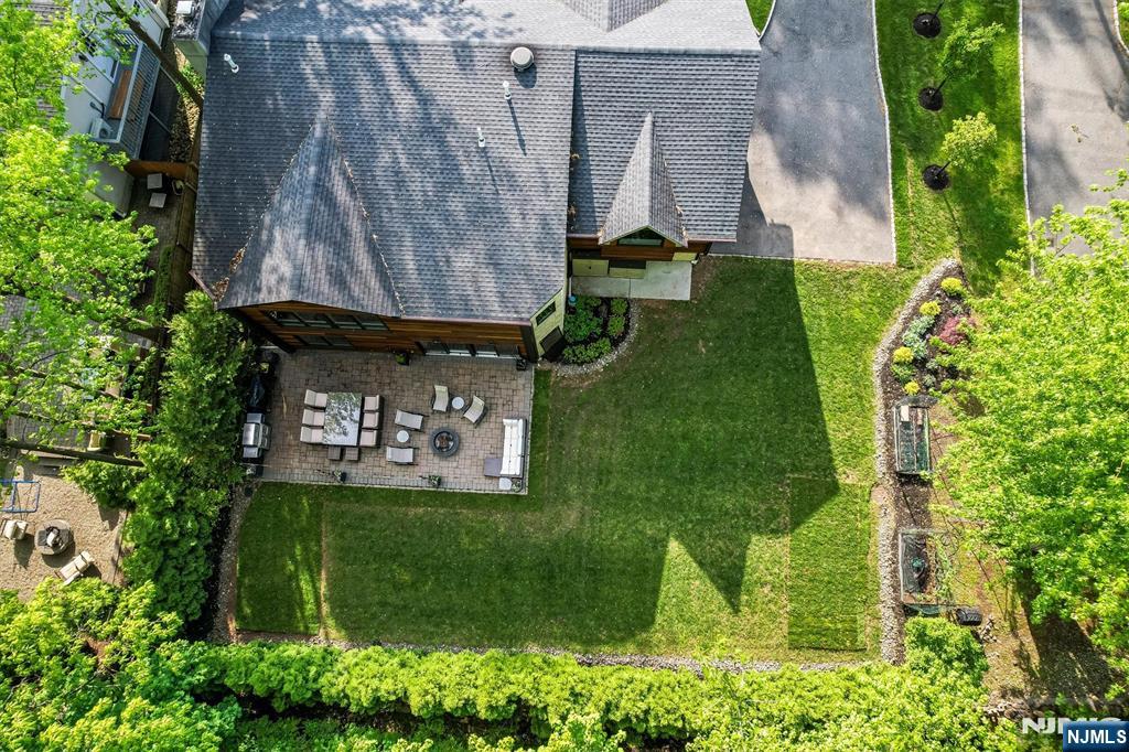 655 Floyd Street Englewood Cliffs, NJ 07632 - Photo 34 of 49
