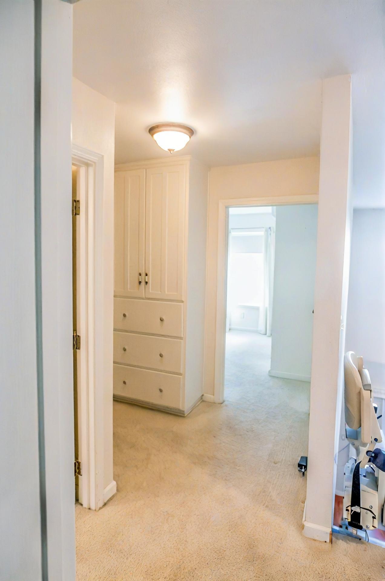 6620 Scottsbluff Road Klamath Falls, OR 97601 - Photo 19 of 51 Closet