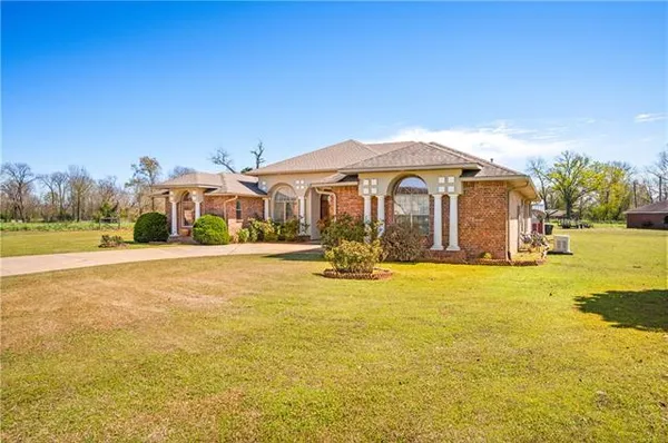 $419,000 | 115 Morgan Lane, Natchitoches, LA 71457