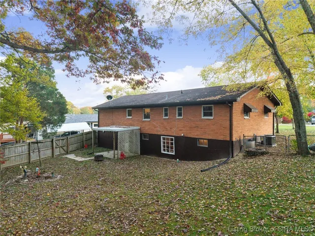 $289,900 | 112 Cheryl Drive, New Albany, IN 47150