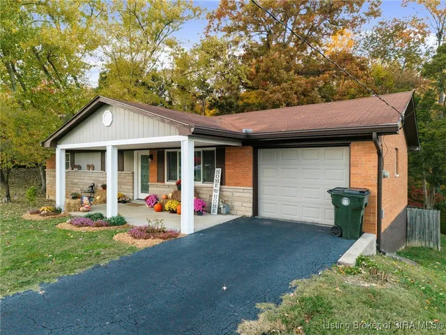 $289,900 | 112 Cheryl Drive, New Albany, IN 47150