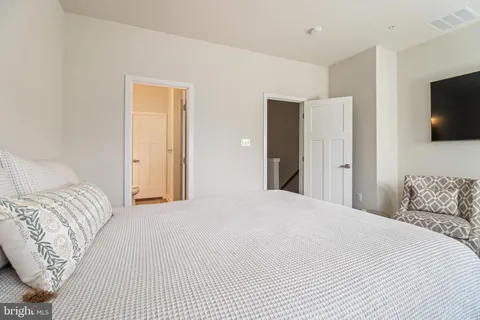 $450,000 | 646 Lakemont Drive, Glen Burnie, MD 21060