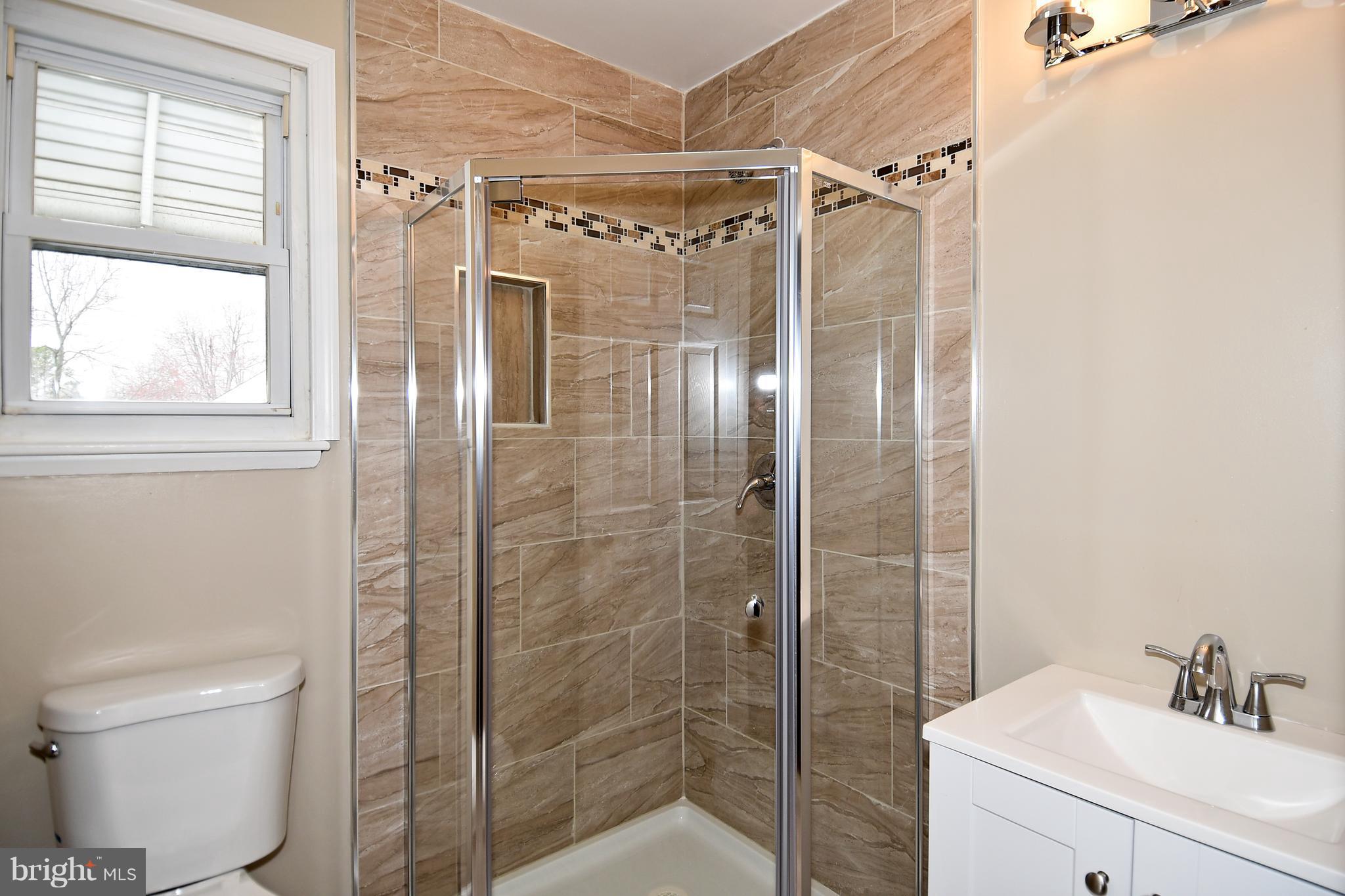 1924 Brookdale Road Baltimore, MD 21244 - Photo 21 of 29 Bath