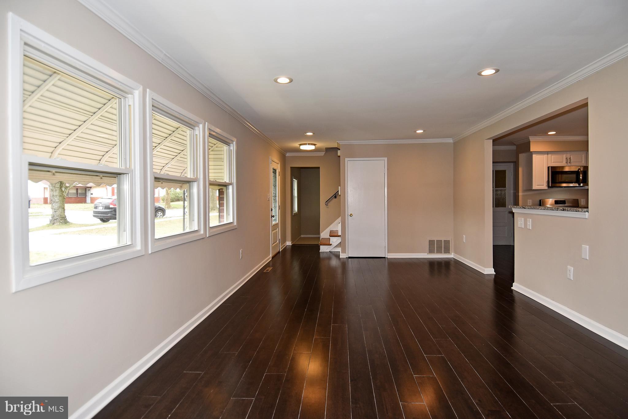 1924 Brookdale Road Baltimore, MD 21244 - Photo 4 of 29 Living Room