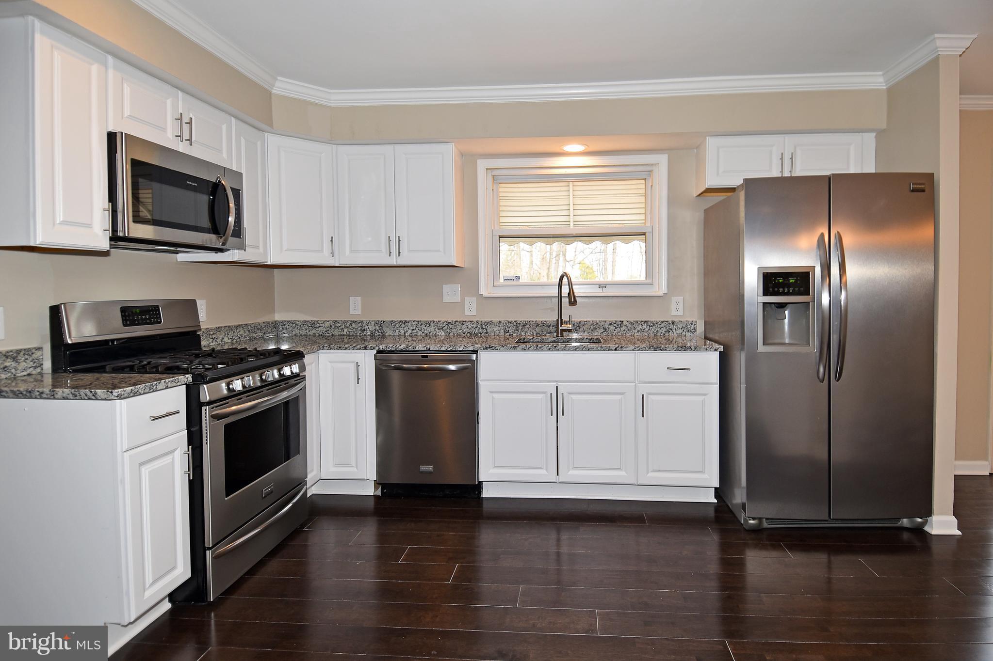 1924 Brookdale Road Baltimore, MD 21244 - Photo 9 of 29 Kitchen