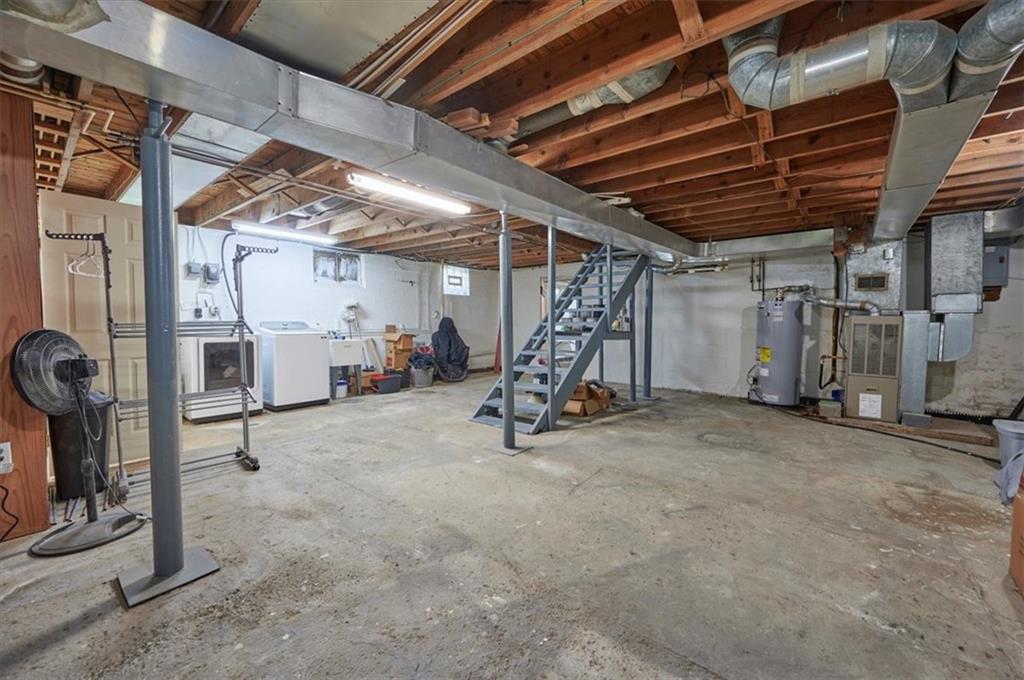 344 Winfield Road Cabot, PA 16023 - Photo 23 of 30 a view of a room with gym equipment