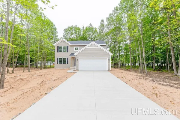 $399,900 | 79 Royal Oak Drive, Gladstone, MI 49837