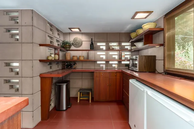 $2,100,000 | 11090 Hawthorne Drive, Galesburg, MI 49053