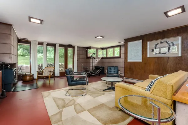 $2,100,000 | 11090 Hawthorne Drive, Galesburg, MI 49053