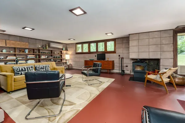 $2,100,000 | 11090 Hawthorne Drive, Galesburg, MI 49053