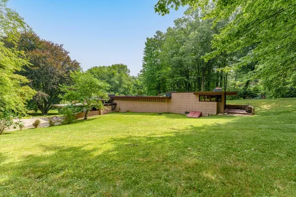 $2,100,000 | 11090 Hawthorne Drive, Galesburg, MI 49053