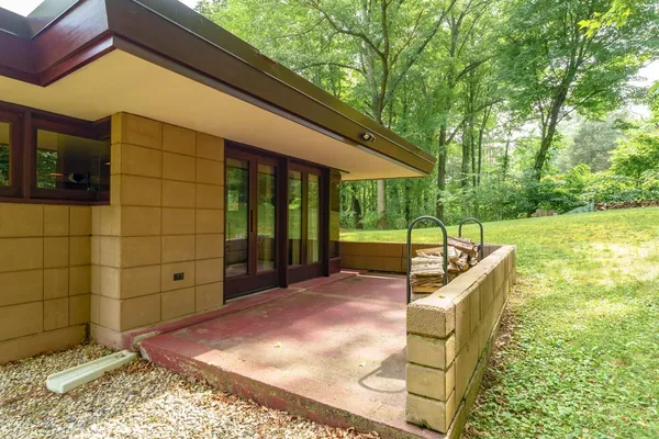 $2,100,000 | 11090 Hawthorne Drive, Galesburg, MI 49053