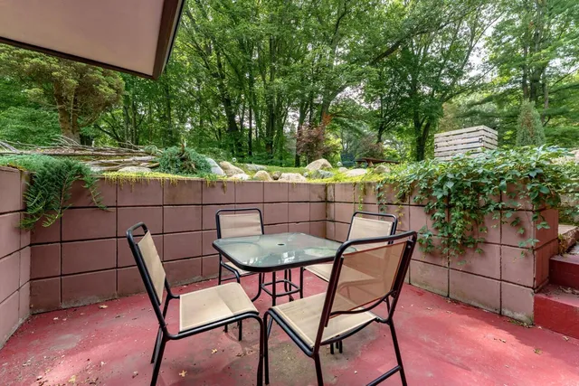 $2,100,000 | 11090 Hawthorne Drive, Galesburg, MI 49053