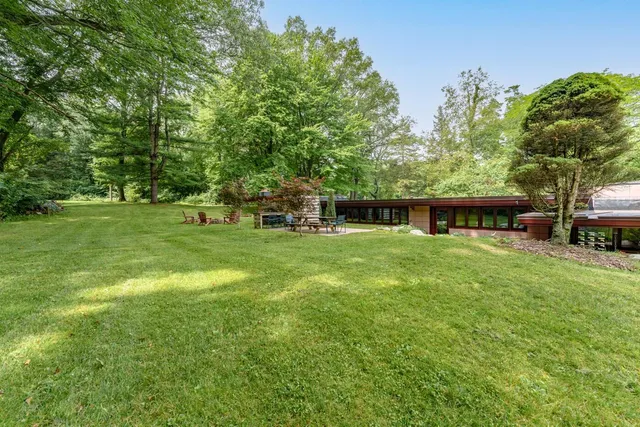 $2,100,000 | 11090 Hawthorne Drive, Galesburg, MI 49053