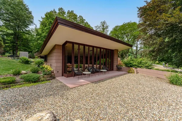 $2,100,000 | 11090 Hawthorne Drive, Galesburg, MI 49053