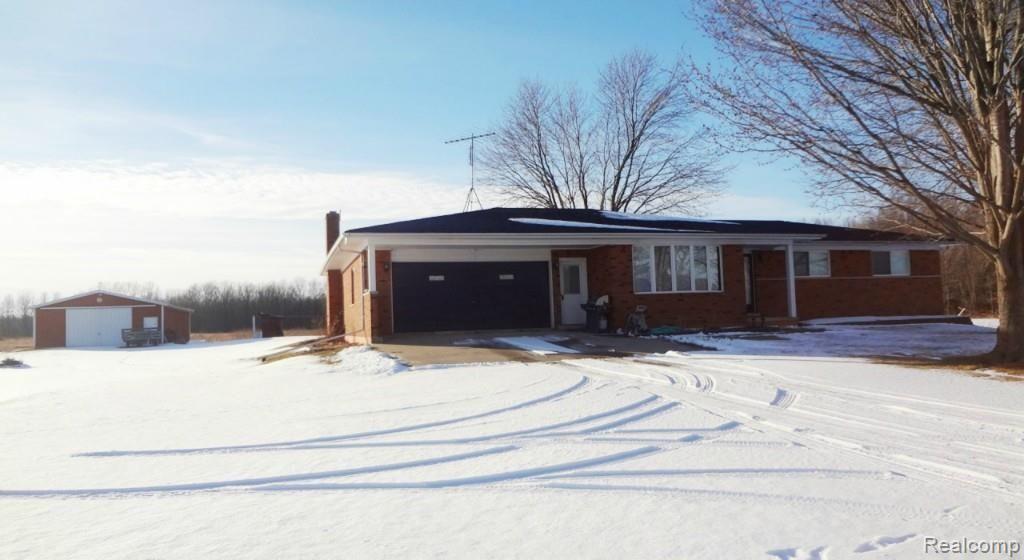 4440 Palms Road Casco, MI 48064 - Photo 2 of 19 Front of house w barn.jpg