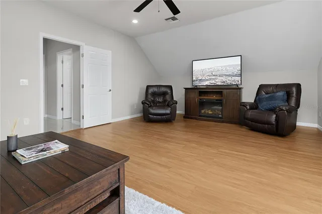 $8,900 | 216 Eastpark Drive, Kissimmee, FL 34747