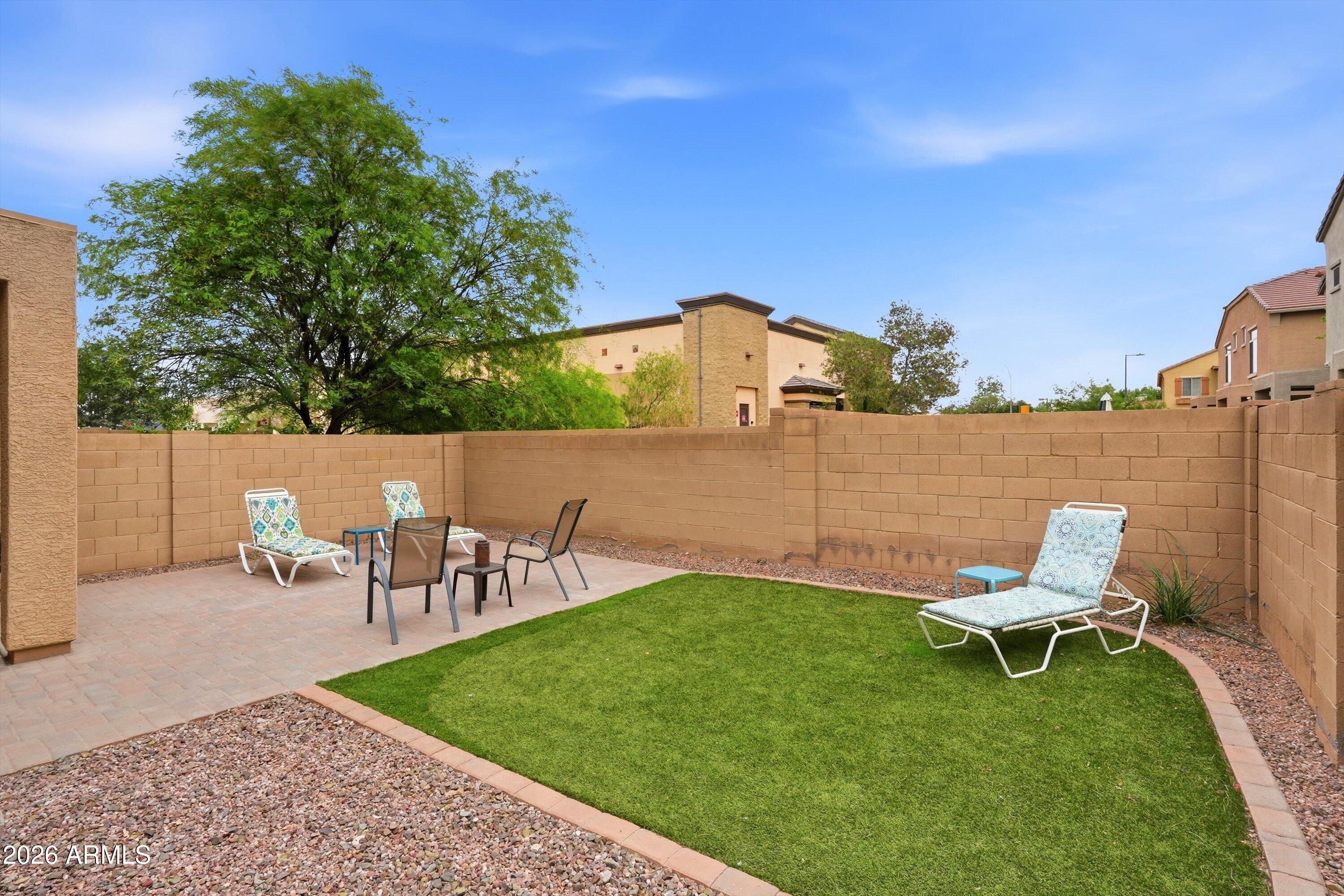 1350 South Greenfield Road, Unit 1049 Mesa, AZ 85206 - Photo 23 of 27 Artificial Turf
