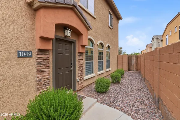 $395,000 | 1350 South Greenfield Road, Unit 1049, Mesa, AZ 85206