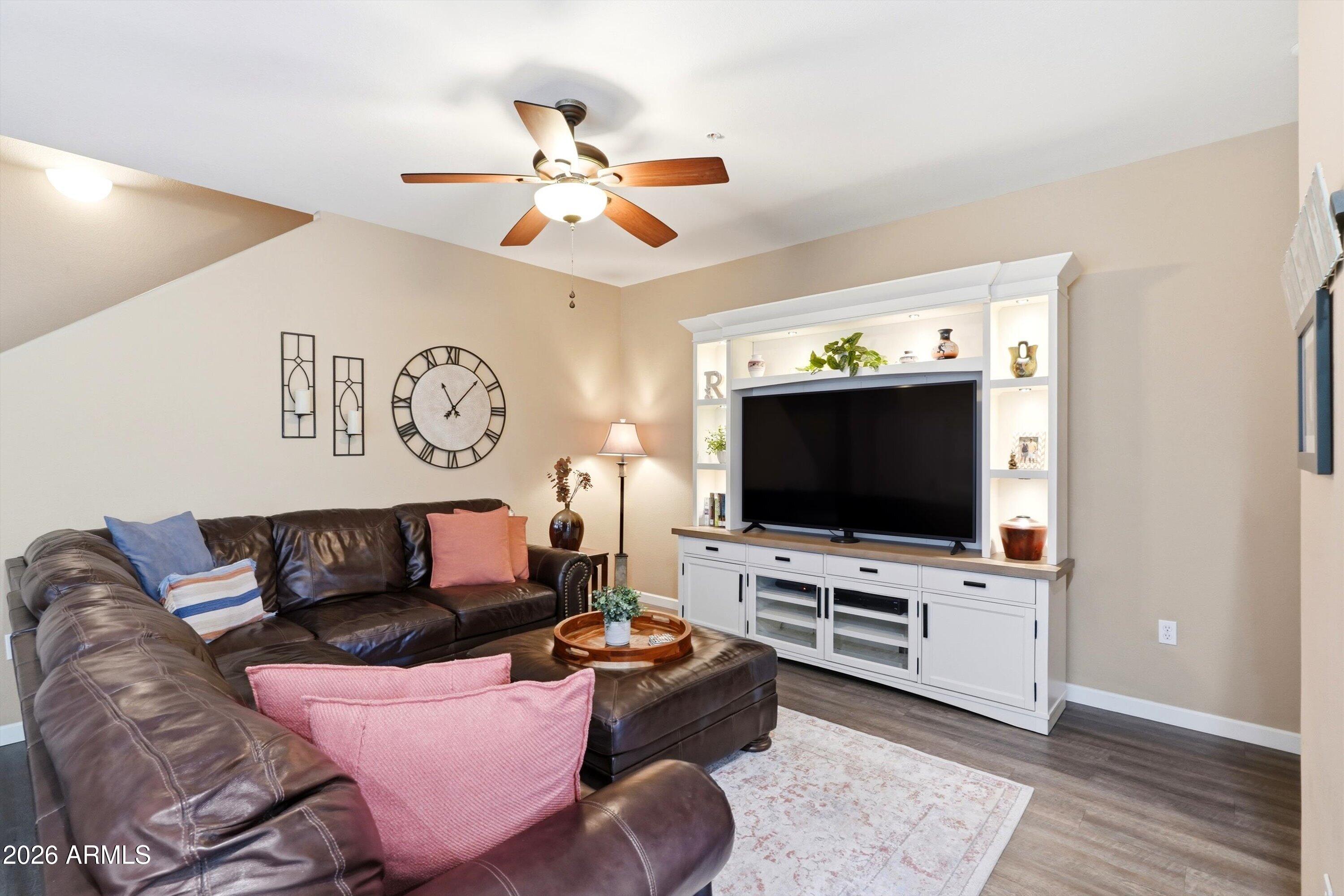 1350 South Greenfield Road, Unit 1049 Mesa, AZ 85206 - Photo 5 of 27 Family Room