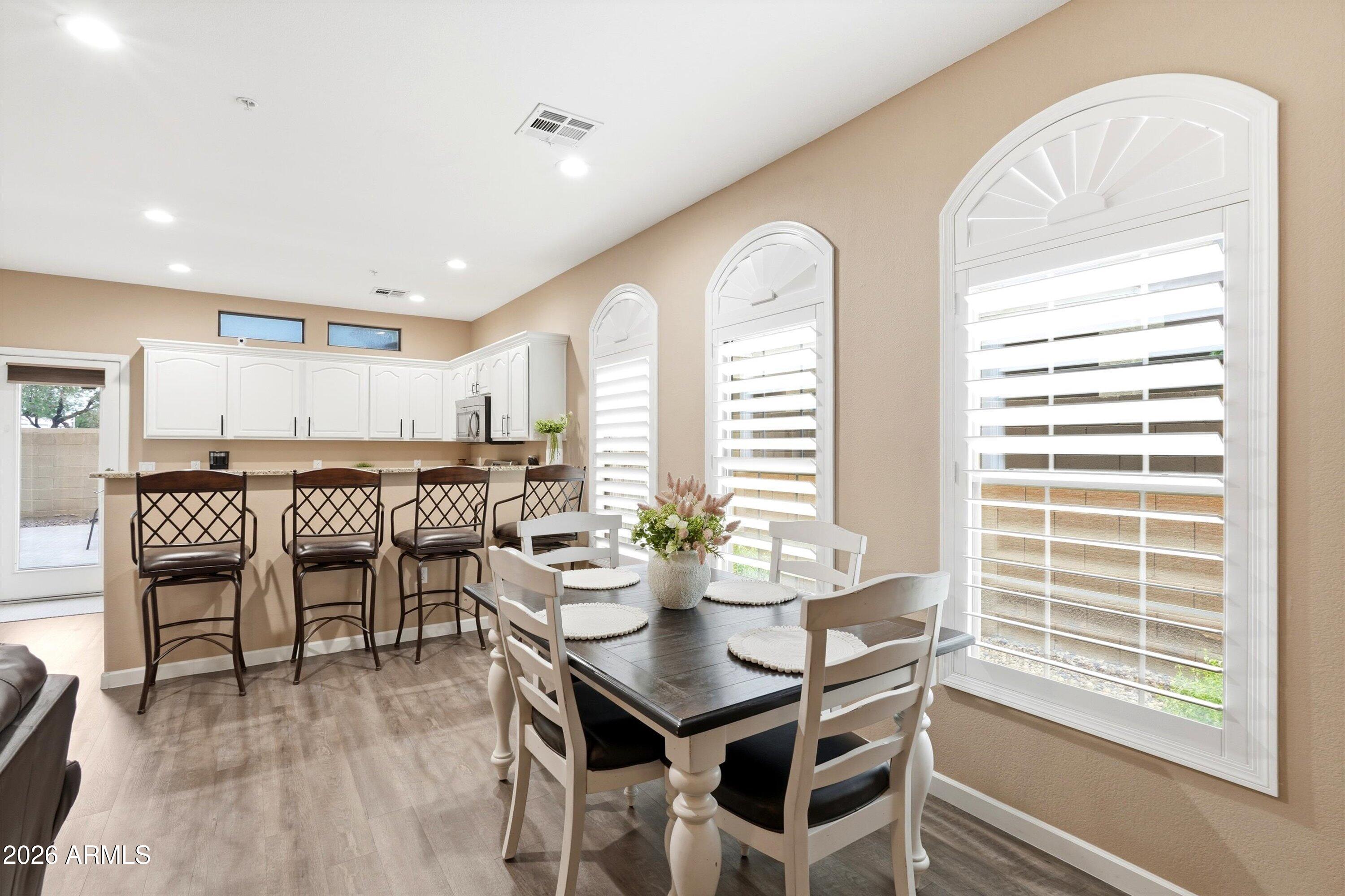 1350 South Greenfield Road, Unit 1049 Mesa, AZ 85206 - Photo 6 of 27 Eat in Dining