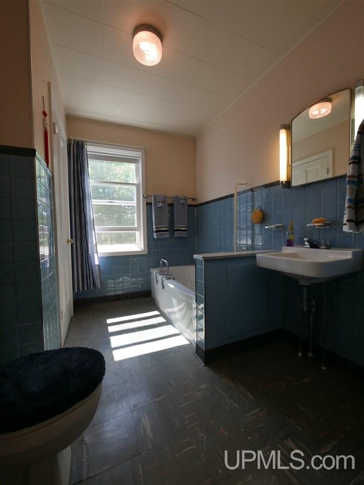 46687 Paradise Road Houghton, MI 49931 - Photo 14 of 33 Gallery Image 14