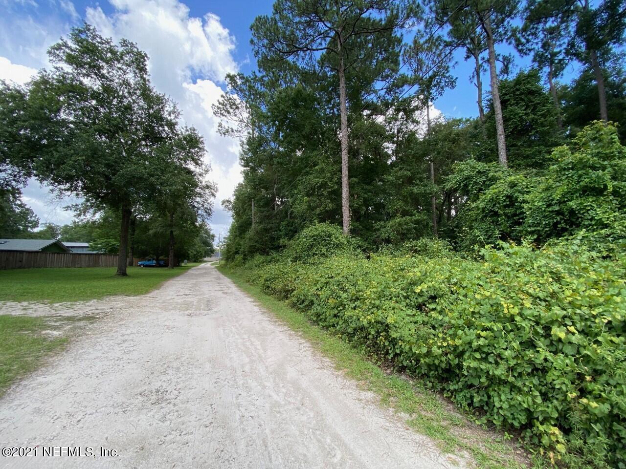 Perry Road - Property on R