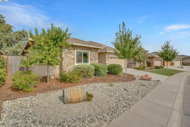 $610,000 | 1409 St Andrews Lane, Ione, CA 95640