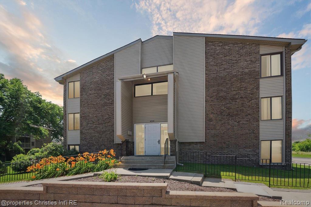 30475 West 14 Mile Road, Unit 95 Farmington Hills, MI 48334 - Photo 1 of 12
