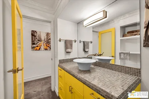 $229,000 | 1655 East Palm Canyon Drive, Unit 609, Palm Springs, CA 92264