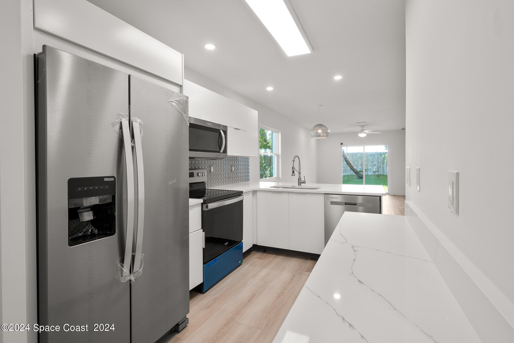 421 Audubon Drive Melbourne, FL 32901 - Photo 3 of 11 Gorgeous kitchen