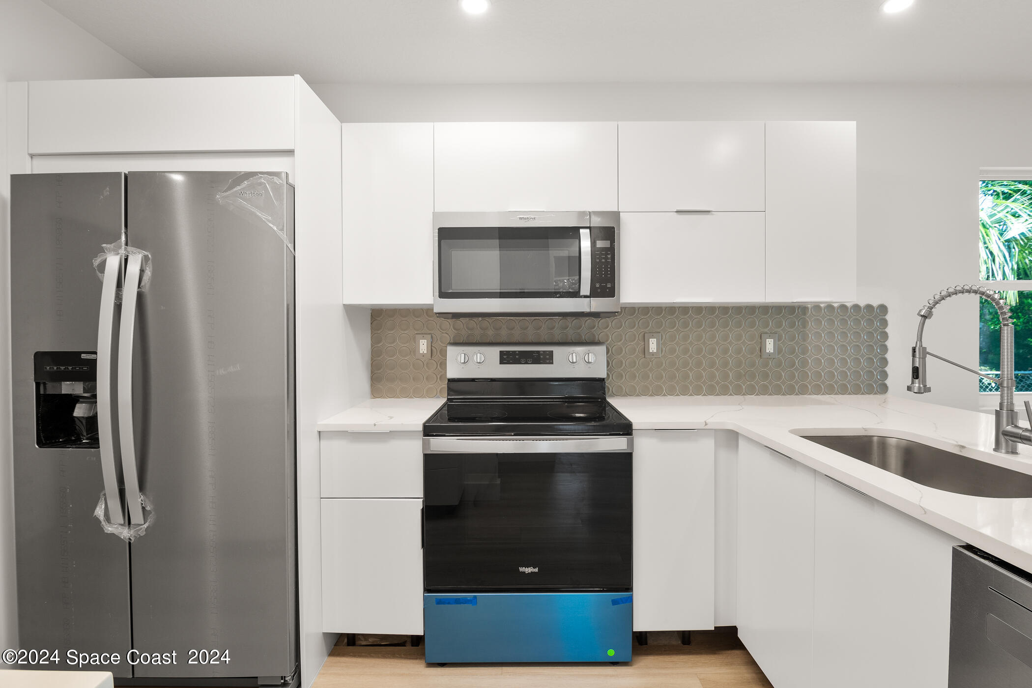 421 Audubon Drive Melbourne, FL 32901 - Photo 4 of 11 Quartz countertops